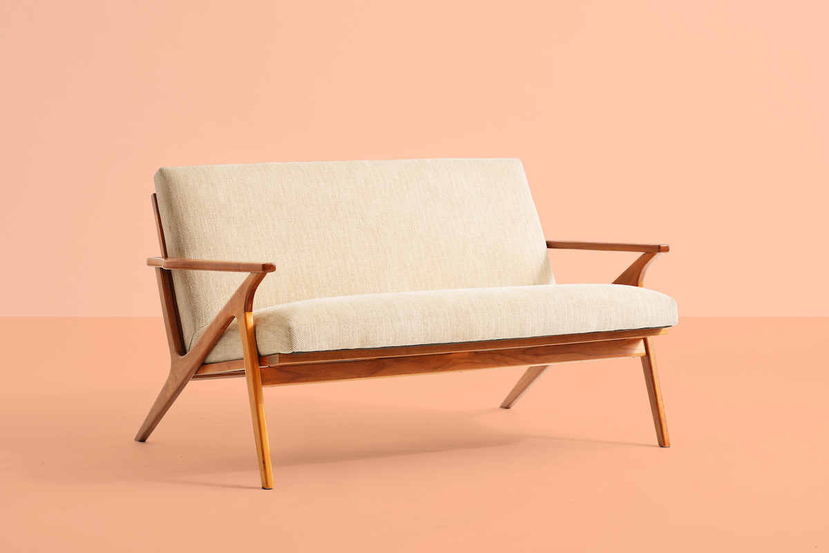 Here's Why You Should Sell Your Furniture - AptDeco Blog